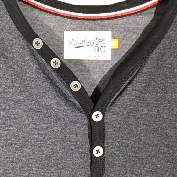 HUNTINGTON BC NWT GRAY TEE SHIRT SIZE MEDIUM - Picture 2 of 10